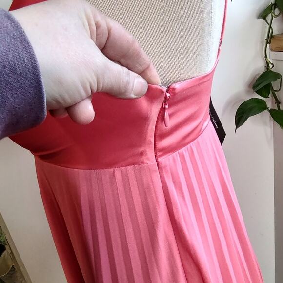 MaxAndCleo NWT Coral Sunburst Pleated Mini Dress Size 8 - Picture 8 of 16